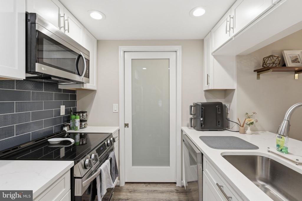 2807 S Woodrow Street - Photo 6