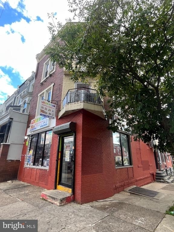 2938 W Oxford Street - Photo 0