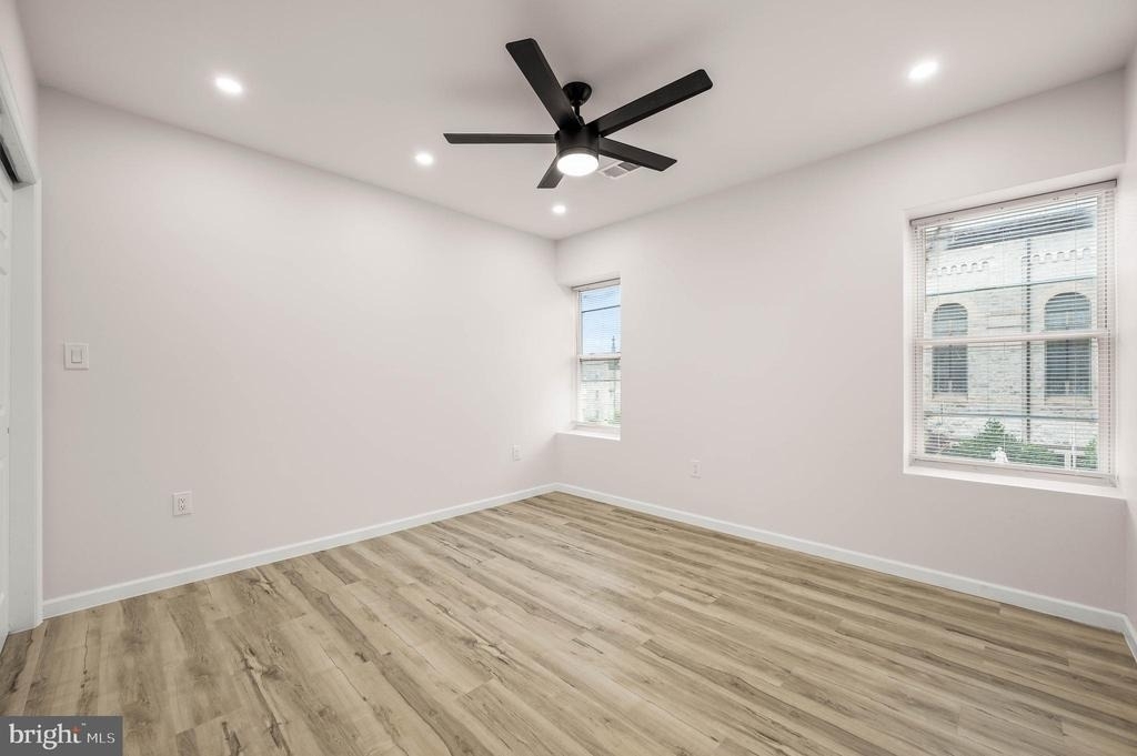 437 W Girard Avenue - Photo 17