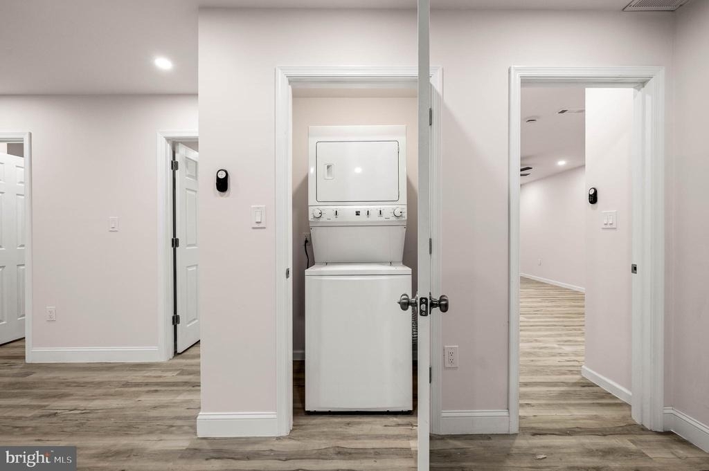 437 W Girard Avenue - Photo 8