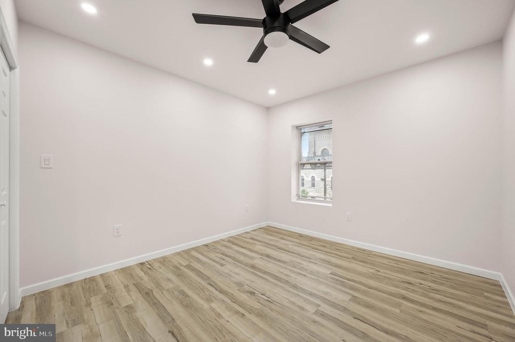 437 W Girard Avenue - Photo 14