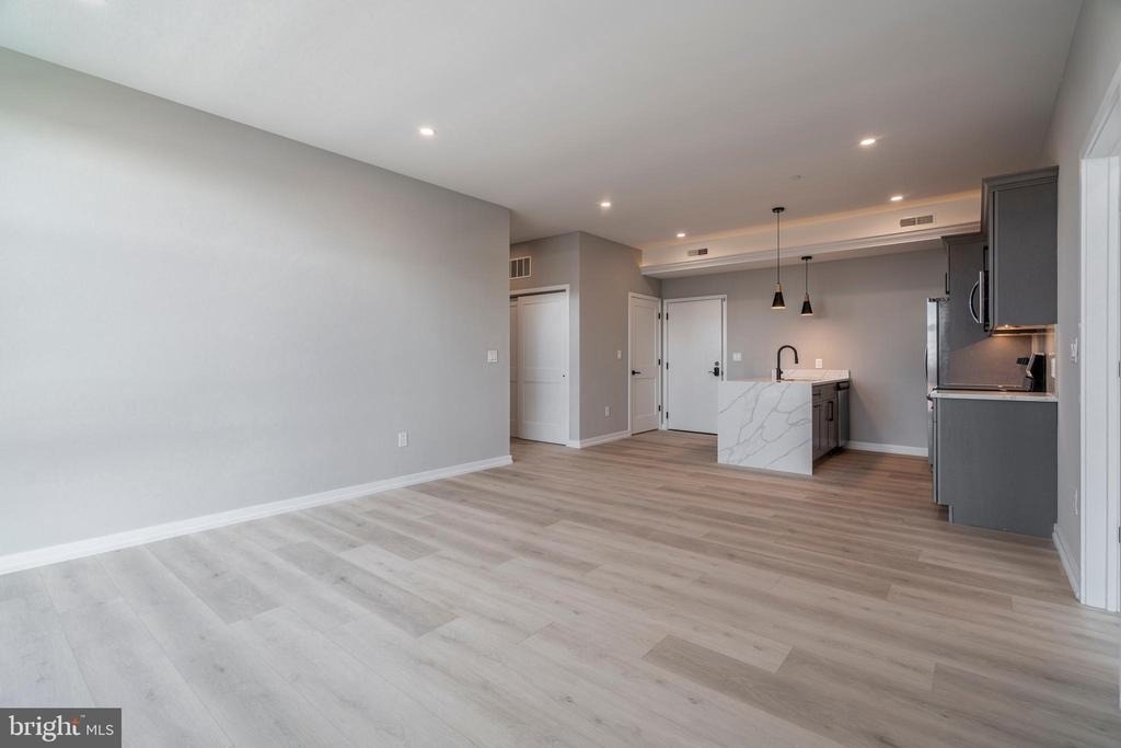 2401 Washington Avenue - Photo 3