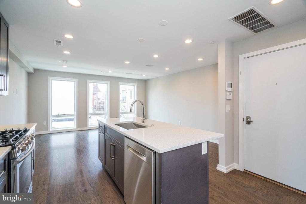 1432 Clymer Street - Photo 6
