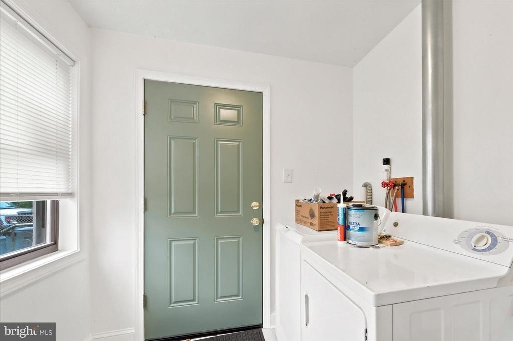 3153.5 Richmond Street - Photo 8