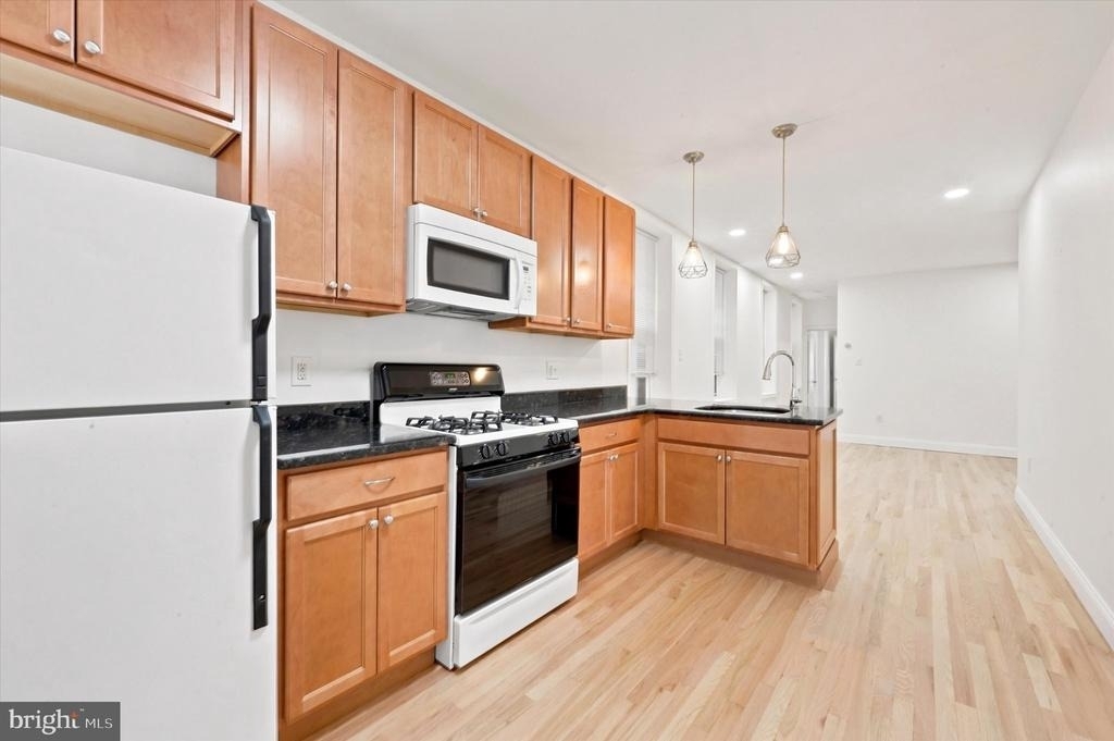 3153.5 Richmond Street - Photo 4