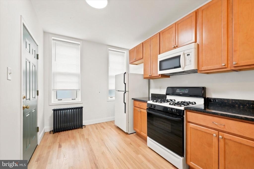 3153.5 Richmond Street - Photo 3