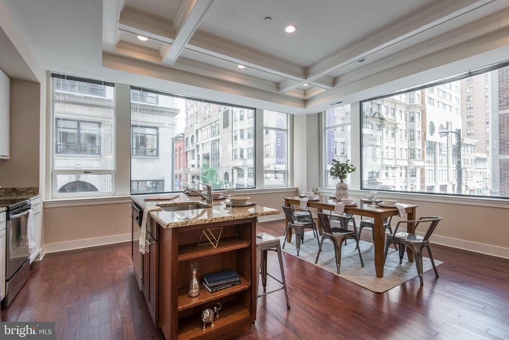 1501 Locust Street - Photo 2