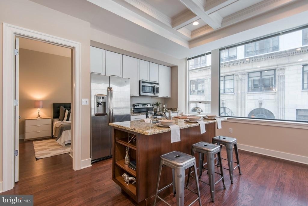 1501 Locust Street - Photo 3