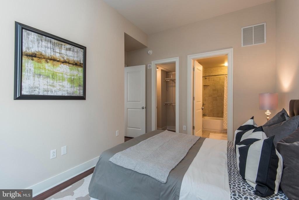 1501 Locust Street - Photo 16