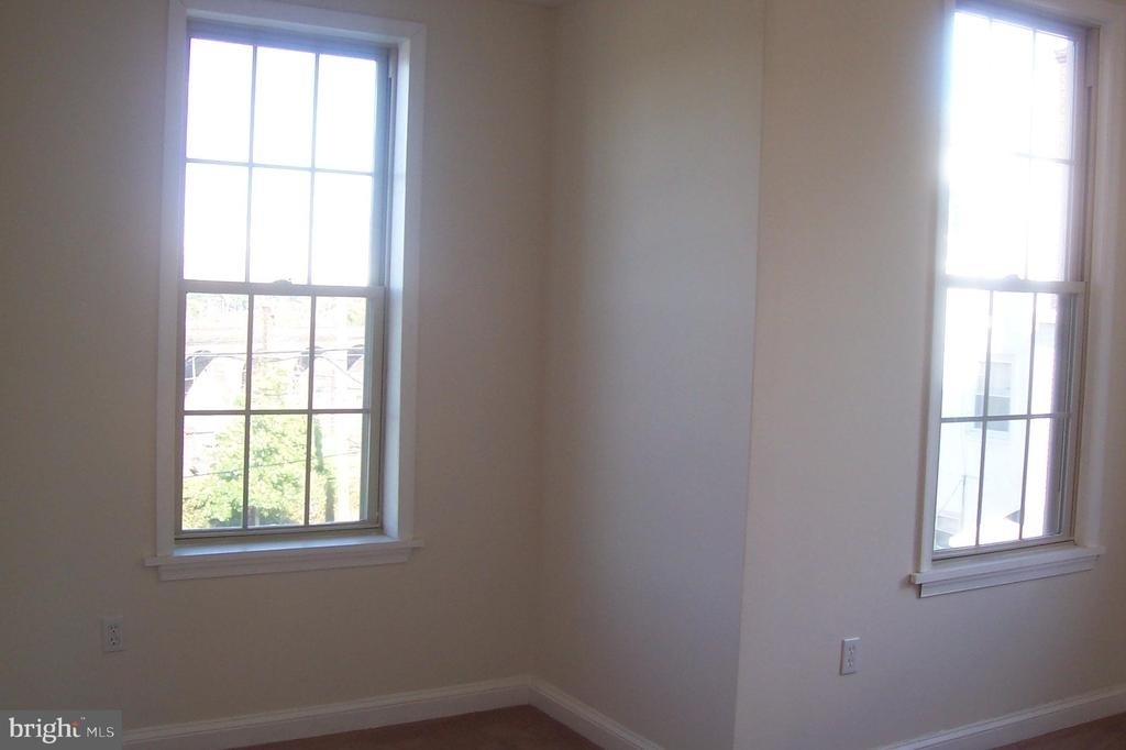 3100 Mount Vernon Street - Photo 5