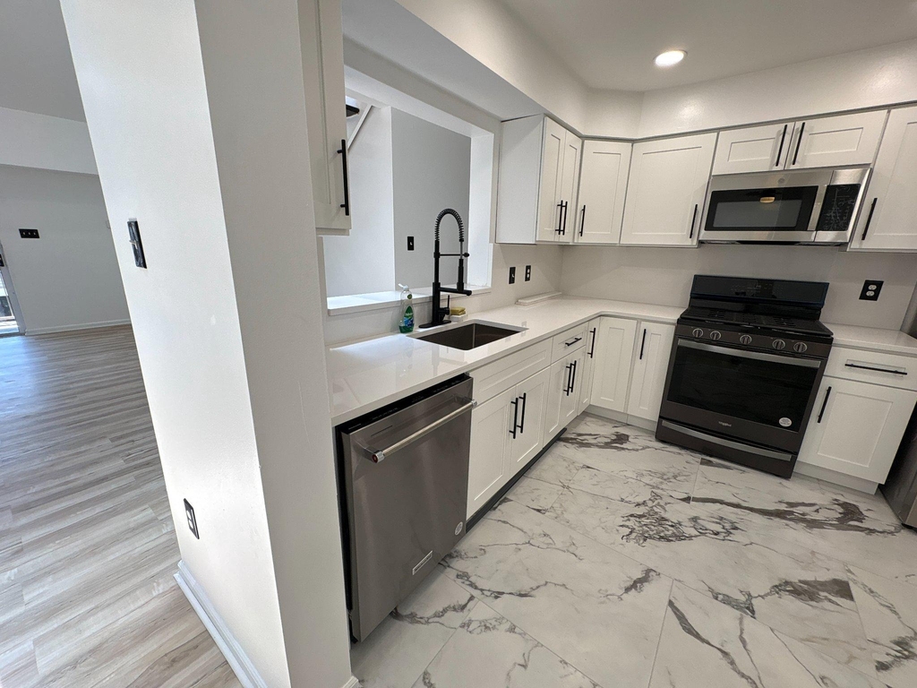 72304 Delaire Landing Road - Photo 16