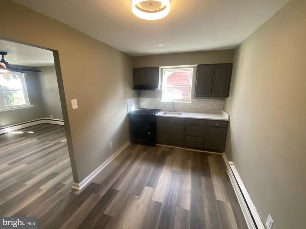 326 Van Kirk Street - Photo 2