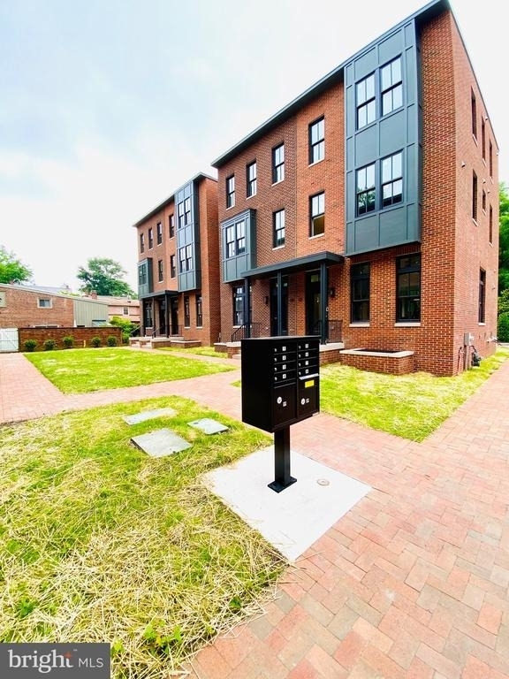 113 Thornton Street - Photo 0