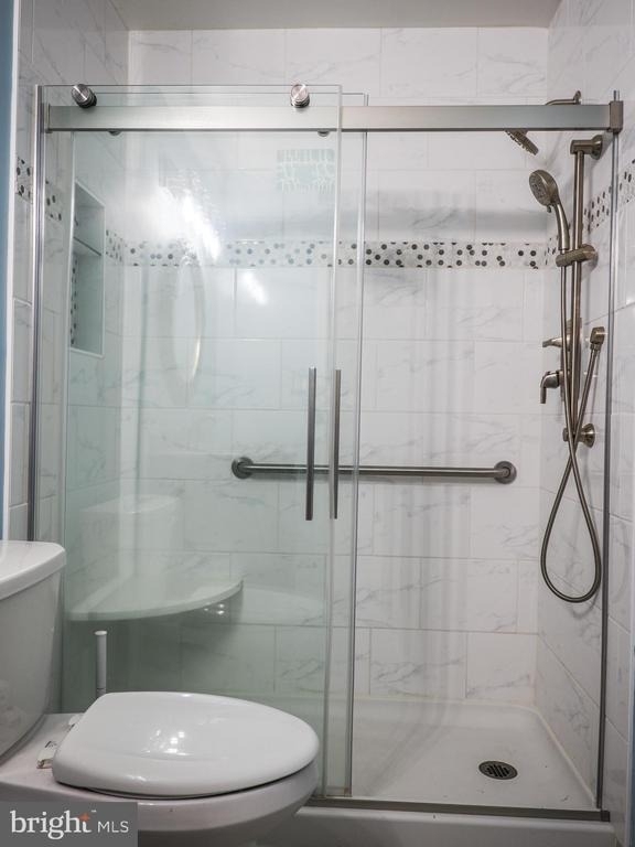 16012 Beacon Hill Drive - Photo 14
