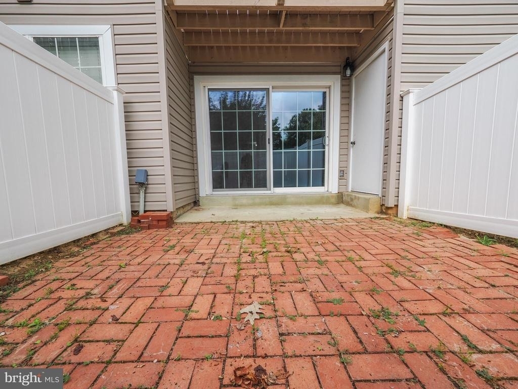16012 Beacon Hill Drive - Photo 15