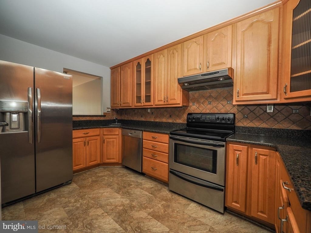 16012 Beacon Hill Drive - Photo 4