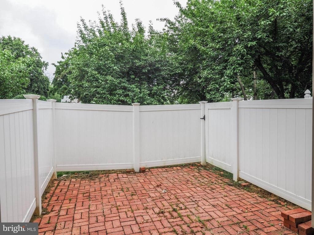 16012 Beacon Hill Drive - Photo 16