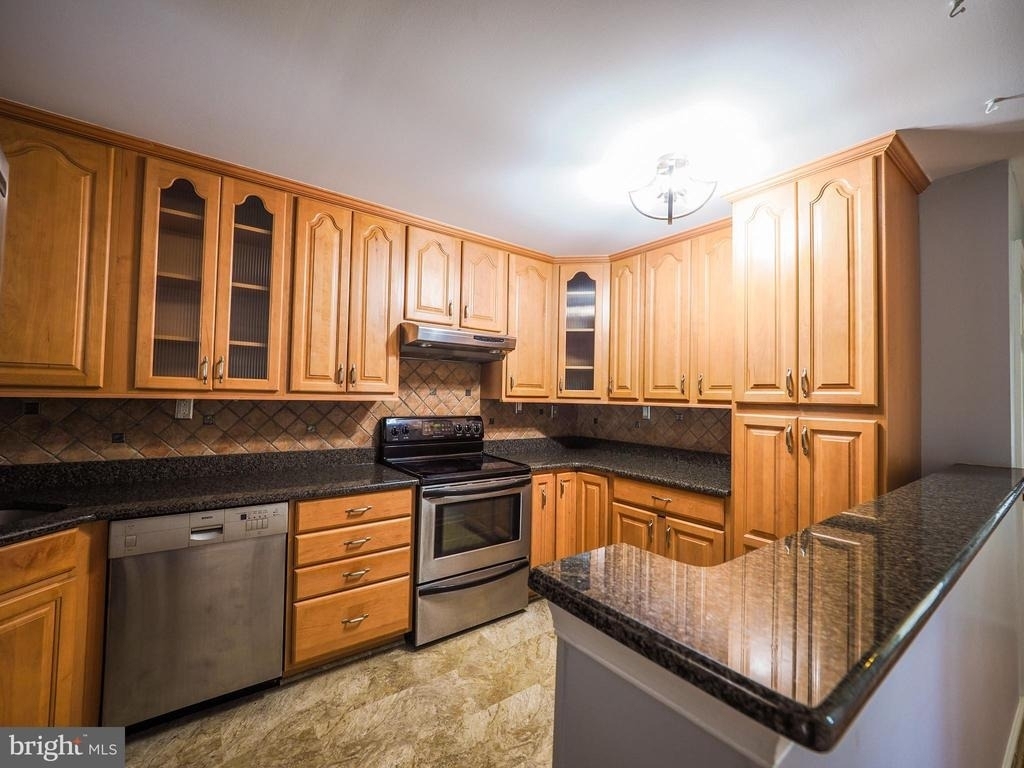 16012 Beacon Hill Drive - Photo 6