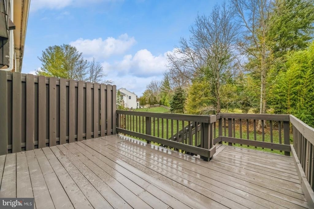 11 Astor Court - Photo 28
