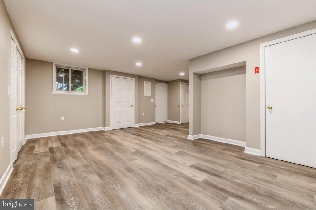 11 Astor Court - Photo 25