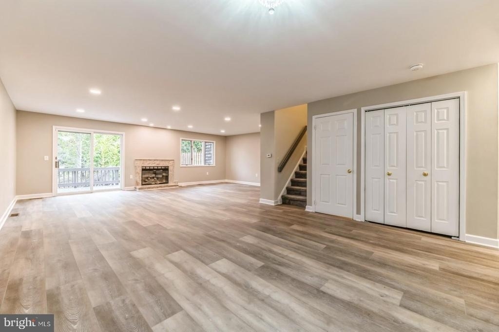 11 Astor Court - Photo 2