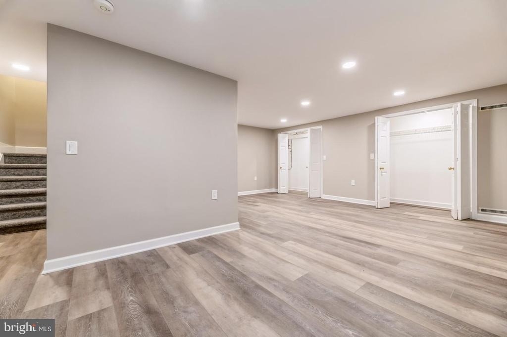 11 Astor Court - Photo 23