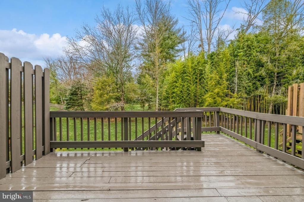 11 Astor Court - Photo 27