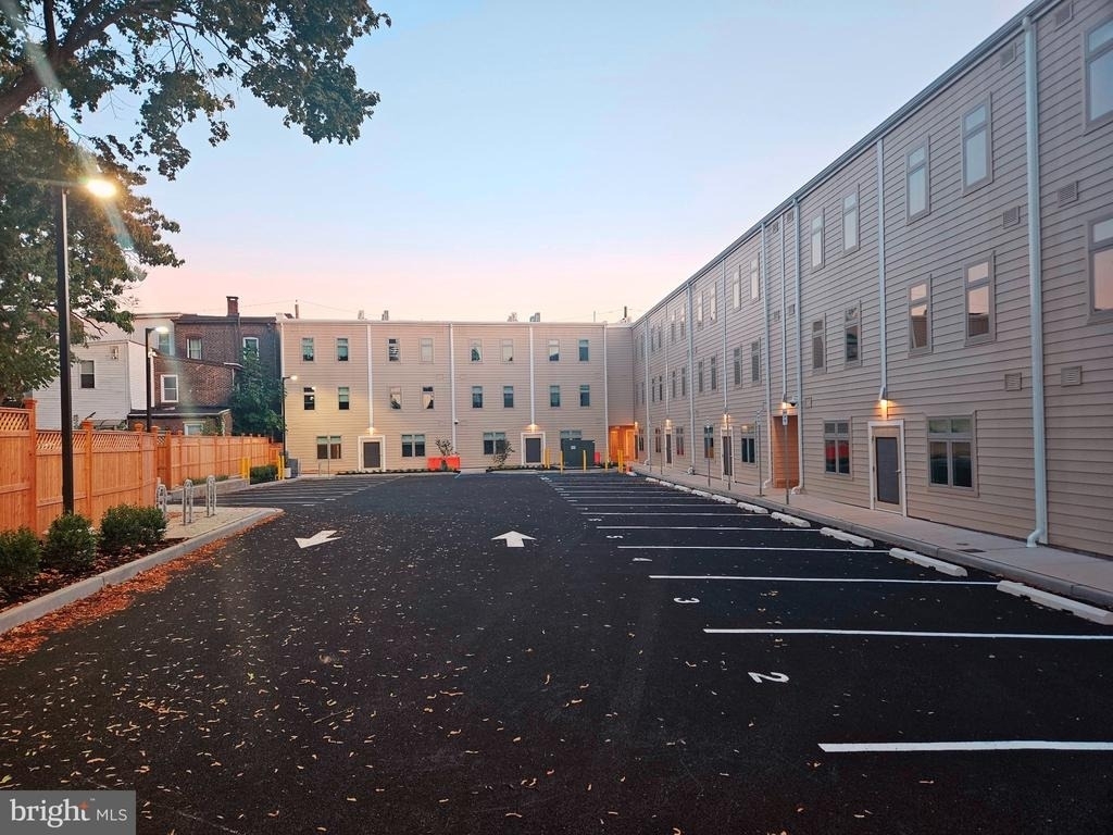 200 Hamilton Avenue - Photo 1