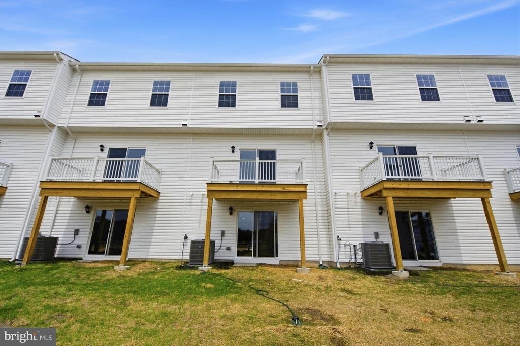 104 Clinton Street - Photo 34
