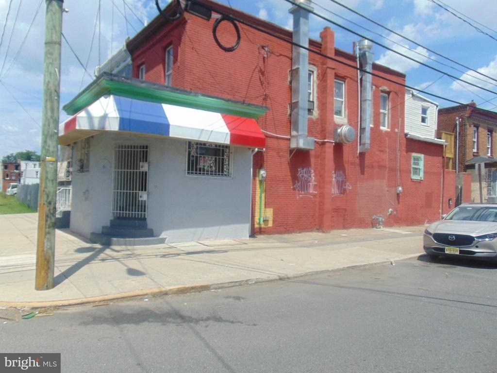 661 Grant Street - Photo 1