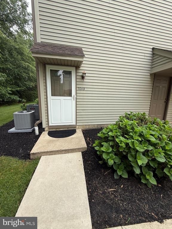 704 Harwood Court - Photo 0
