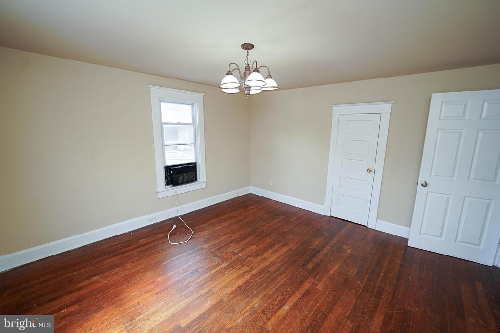 235 Newton Street - Photo 9