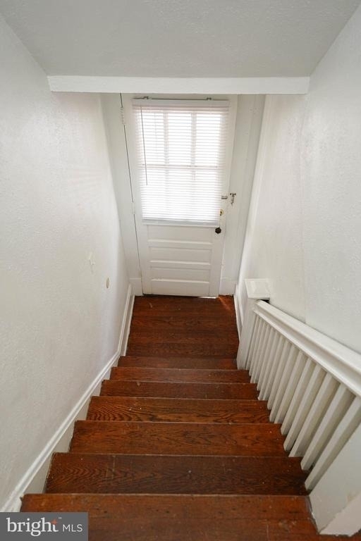 235 Newton Street - Photo 2