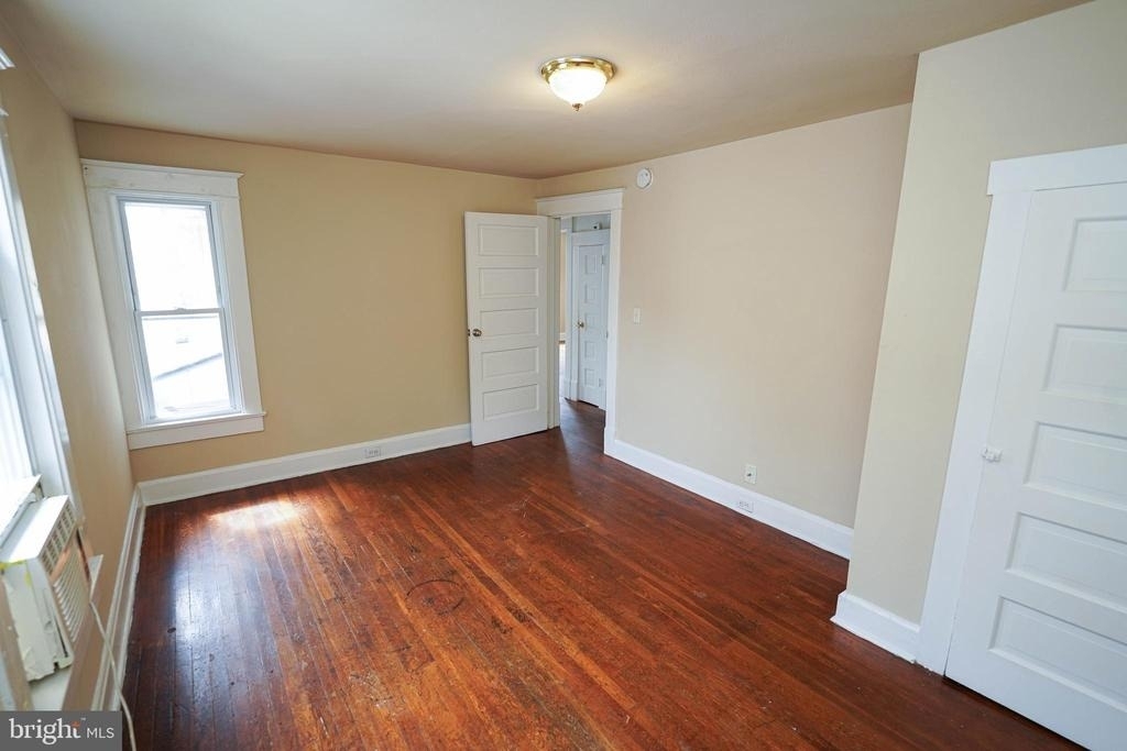 235 Newton Street - Photo 14