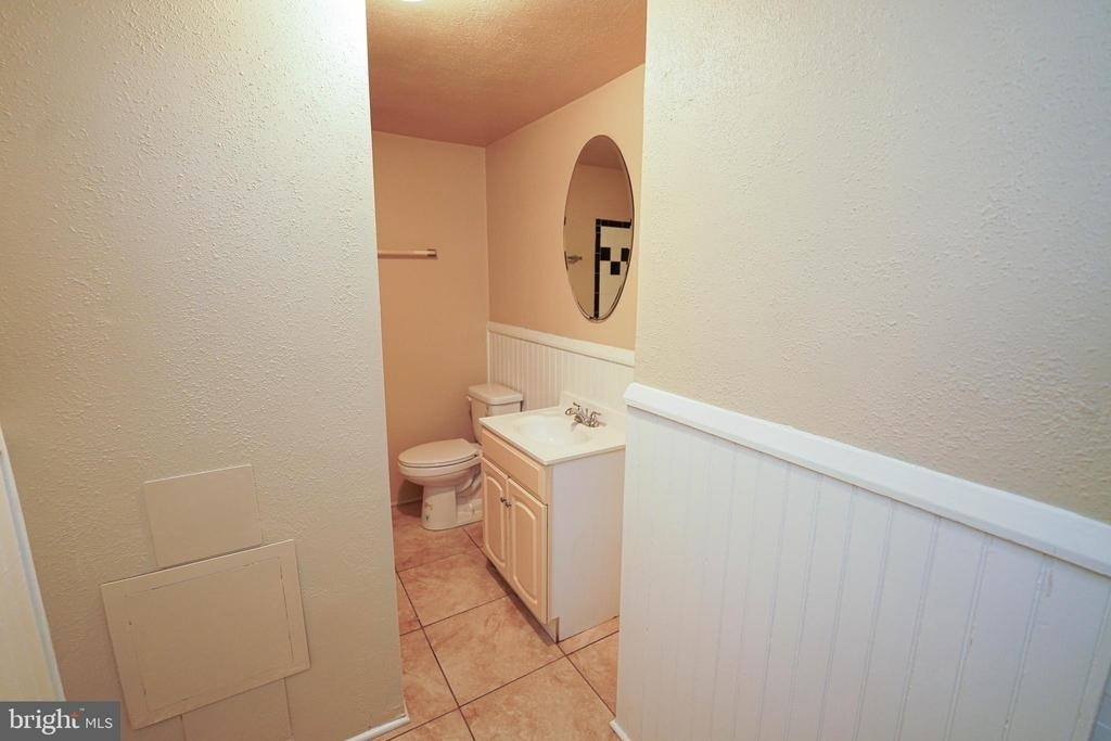 235 Newton Street - Photo 17