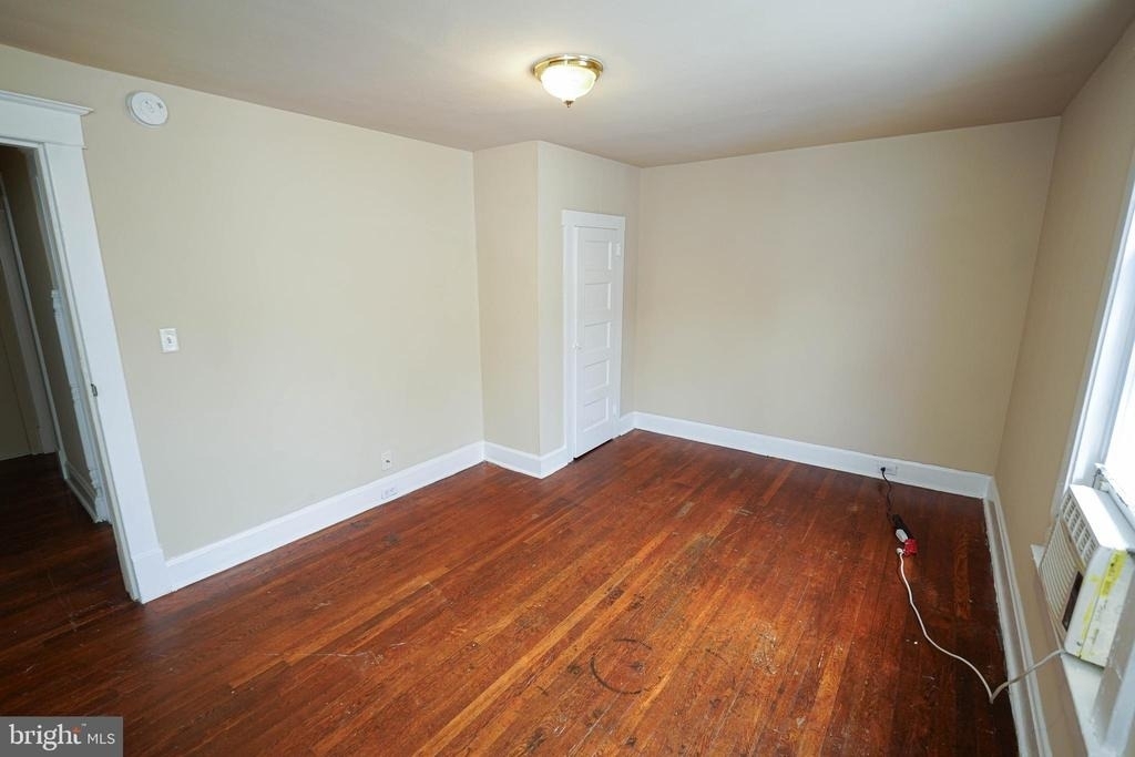 235 Newton Street - Photo 13