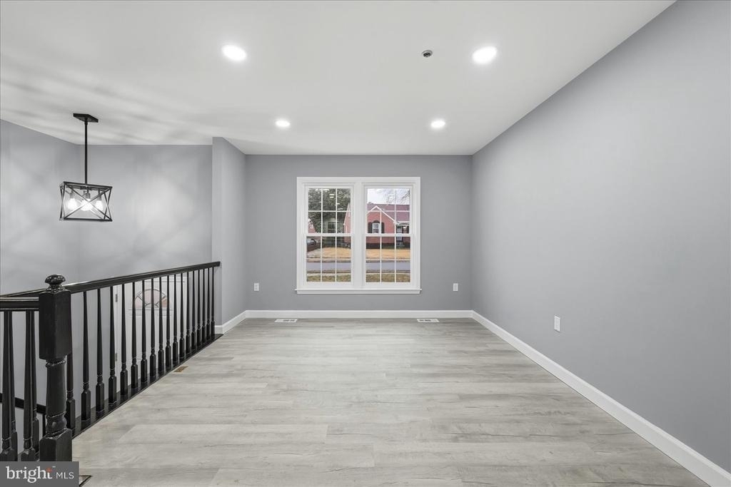 6915 Adel Street - Photo 11