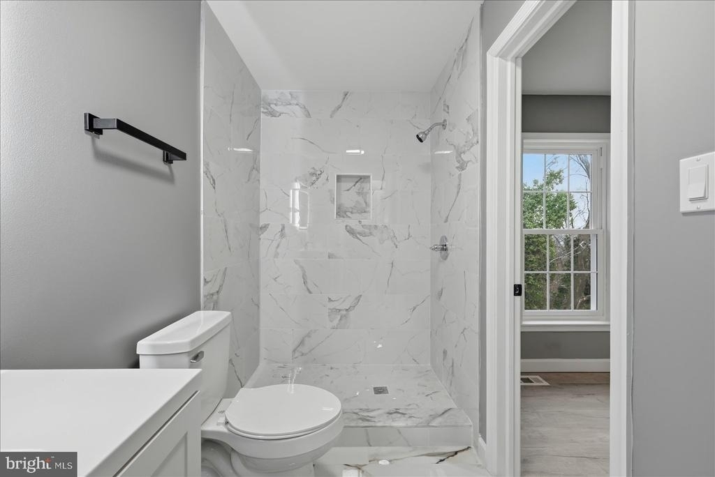 6915 Adel Street - Photo 24