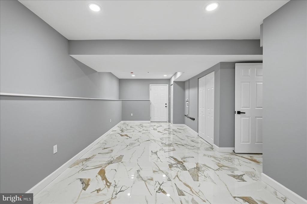 6915 Adel Street - Photo 35