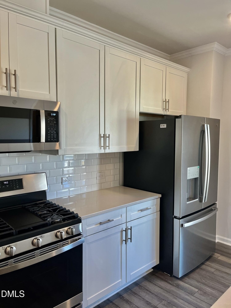 1009 Belloak Way - Photo 7