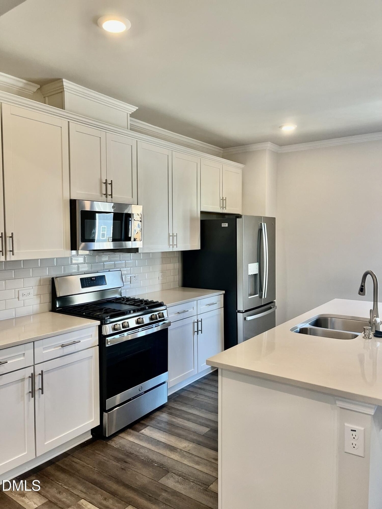 1009 Belloak Way - Photo 6