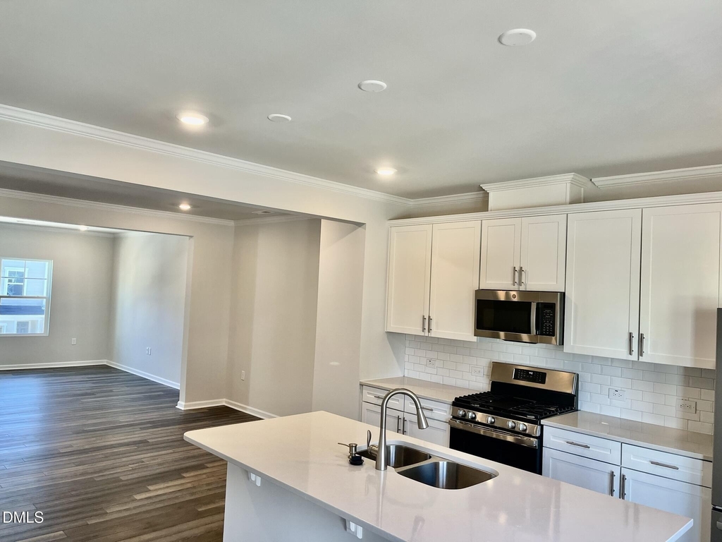 1009 Belloak Way - Photo 8