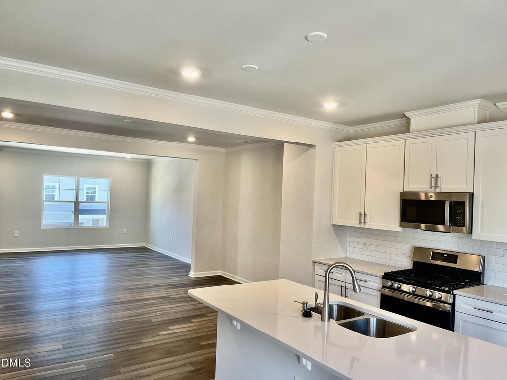 1009 Belloak Way - Photo 4
