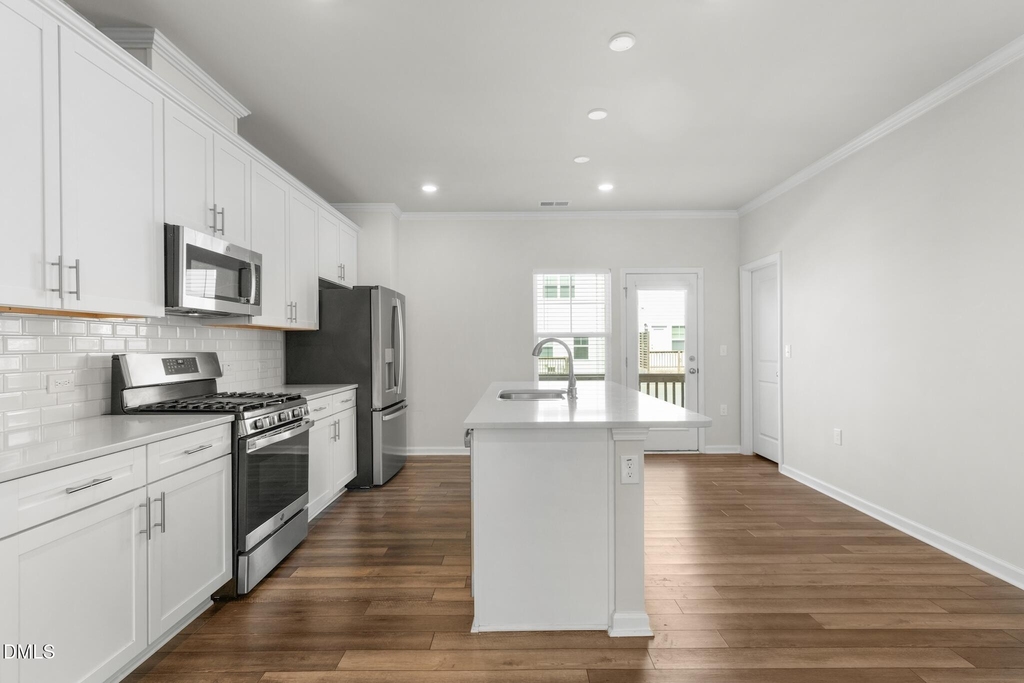 1009 Belloak Way - Photo 8