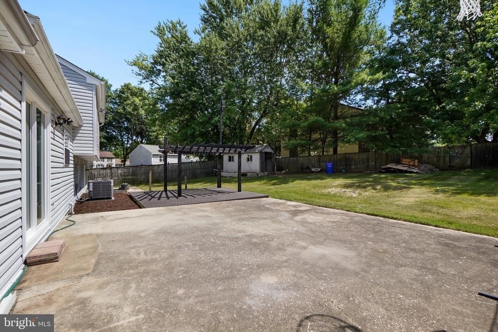 15950 Alameda Drive - Photo 11