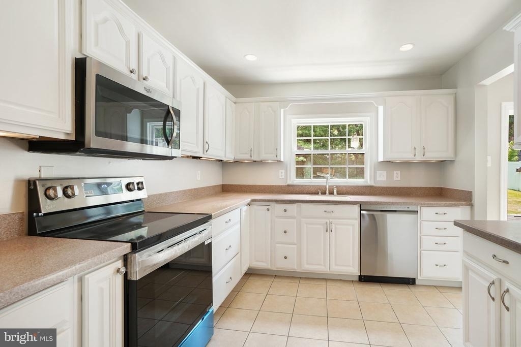 15950 Alameda Drive - Photo 6