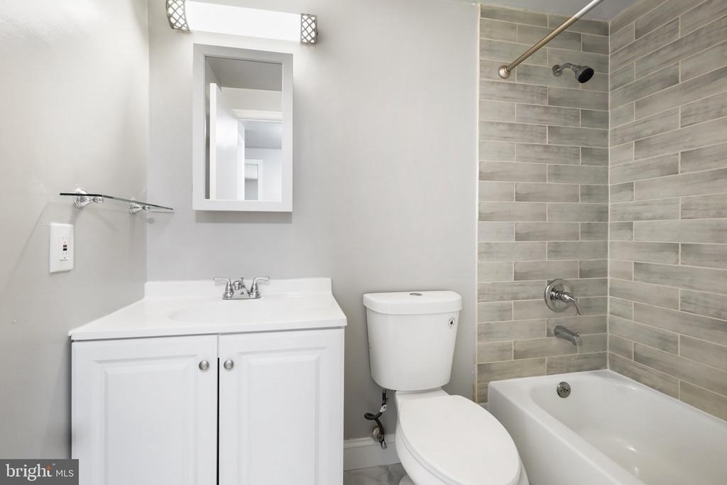 15950 Alameda Drive - Photo 10