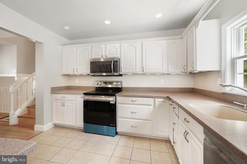 15950 Alameda Drive - Photo 5