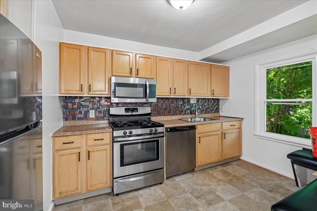 13012 Georgia Avenue - Photo 9
