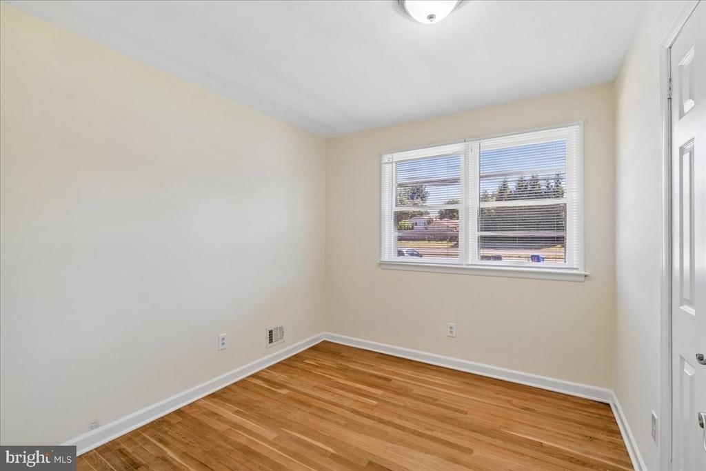 13012 Georgia Avenue - Photo 16